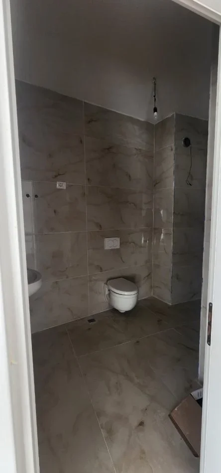 Tirane, shitet apartament 2+1+Ballkon Kati 10, 98 m² 255.000 € (tek Rruga e Barrikadave)