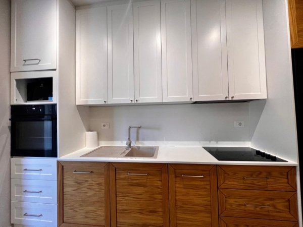 Tirane, jepet me qera apartament 2+1 Kati 3, 80 m² 700 € (Hoxha Tasimi)