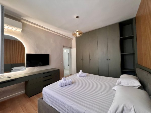 Tirane, jepet me qera apartament 2+1 Kati 3, 80 m² 700 € (Hoxha Tasimi)