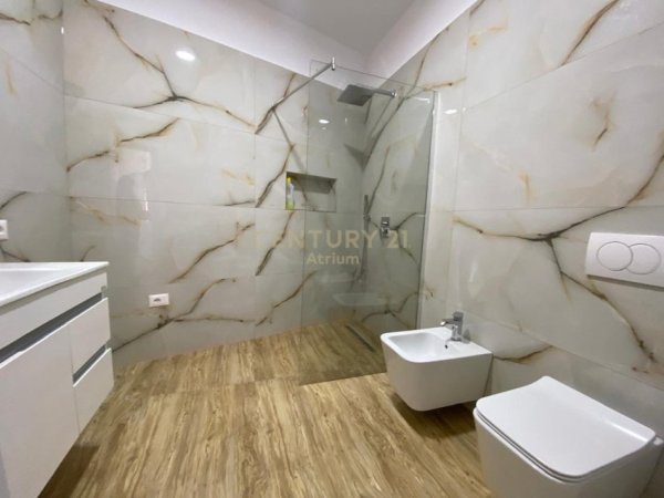 jepet me qera apartament 3+1 Kati 2, 92 m² 600 € (OXHAKU)