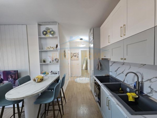 Tirane, shitet apartament 2+1 Kati 11, 70 m² 195.000 € (Rruga e Kavajes)