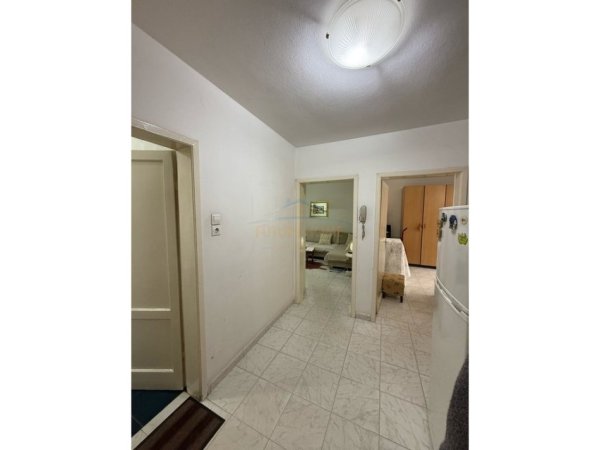 Tirane, jepet me qera apartament 3+1 Kati 2, 91 m² 550 € (Qera, Apartament 3+1, Xhamllik, Tiranë.)