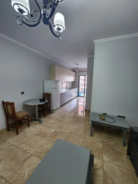 Tirane, jepet me qera apartament 1+1 Kati 3, 77 m² 35,000 leke (Prane 2 Palmat)