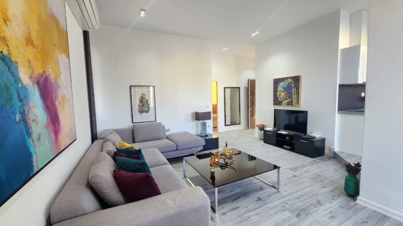 Tirane, jepet me qera apartament 2+1+Aneks+Ballkon Kati 7, 90 m² 800 € (Delijorgji 100 vitrinat)