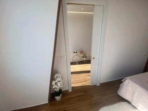 Durres Plazh, shitet apartament 1+1 Kati 1, 56 m² 77.000 € (Plazh Rrota e kuqe)