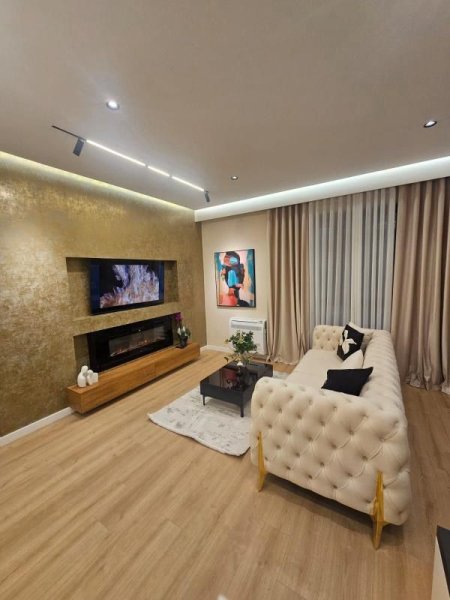 Tirane, jepet me qera apartament 2+1+Aneks+Ballkon Kati 3, 75 m² 500 € (Pran report tv)
