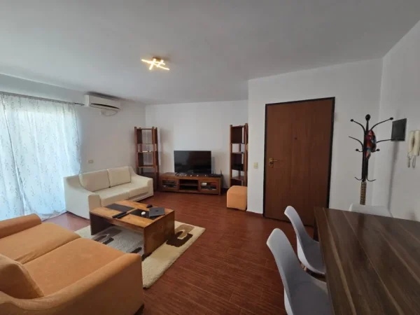 Tirane, jepet me qera apartament 2+1+Ballkon Kati 7, 100 m² 600 € (Rruga Dhimiter Shuteriqi, Tirane)
