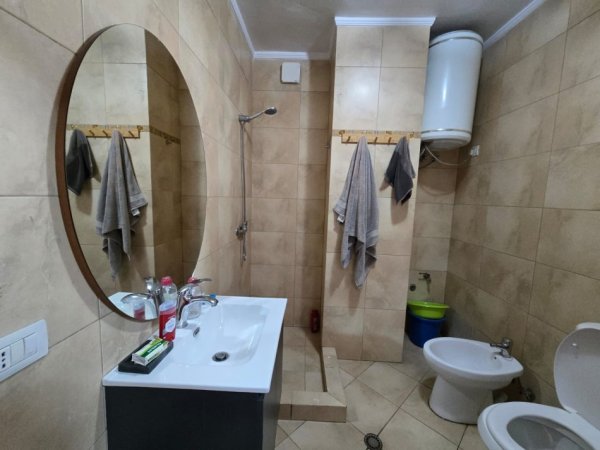 Tirane, jepet me qera apartament 2+1+Ballkon Kati 7, 100 m² 600 € (Rruga Dhimiter Shuteriqi, Tirane)