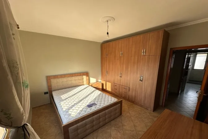 Tirane, jepet me qera apartament 2+1+Ballkon Kati 5, 90 m² 470 € (Zogu i Zi)