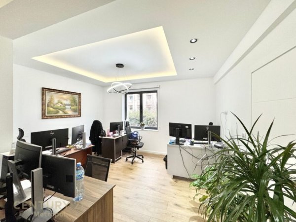 Tirane, jepet me qera apartament 1+1 Kati 1, 72 m² 850 € (Qender)