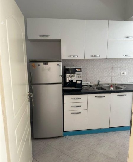 Tirane, jepet me qera apartament 1+1+Ballkon Kati 1, 60 m² 450 € (RRUGA E KOSOVAREVE)