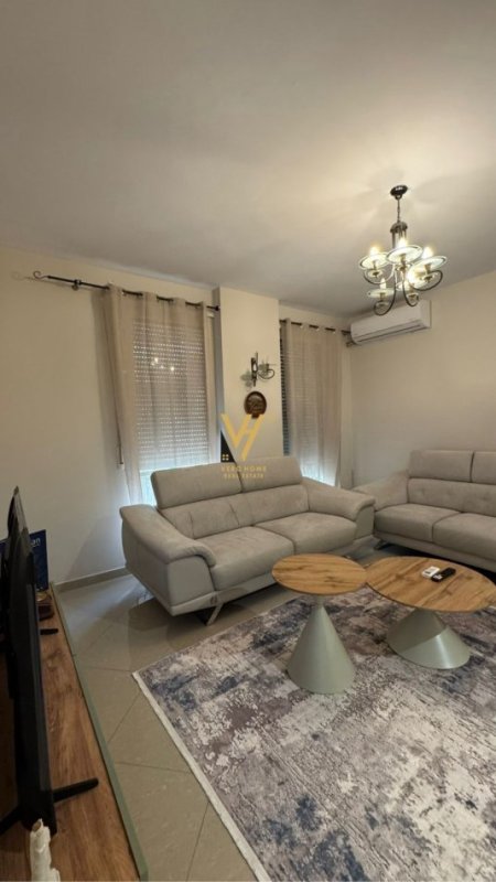 Tirane, jepet me qera apartament 2+1+Ballkon Kati 7, 130 m² 650 € (KOPSHTI ZOOLOGJIK)