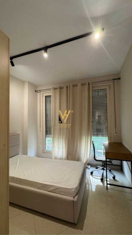Tirane, jepet me qera apartament 2+1+Ballkon Kati 7, 130 m² 650 € (KOPSHTI ZOOLOGJIK)