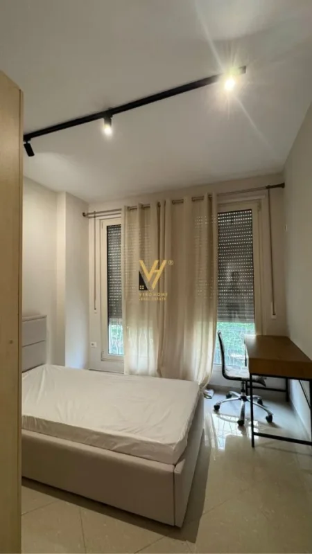 Tirane, jepet me qera apartament 2+1+Ballkon Kati 7, 130 m² 650 € (KOPSHTI ZOOLOGJIK)