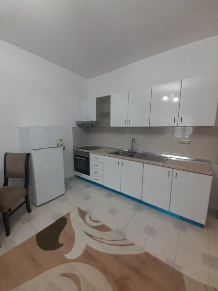 Tirane, jepet me qera Vile 1+1+Ballkon Kati 2, 77 m² 370 € (Rruga Ram Sadrija/Zona 5 Majit)