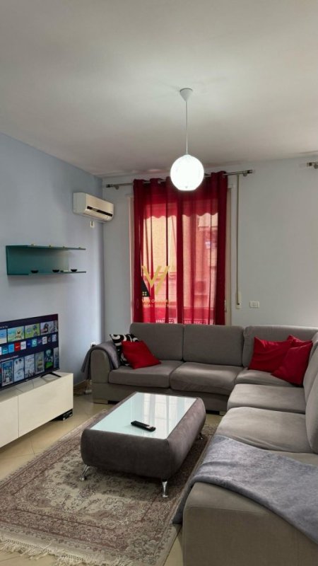 Tirane, jepet me qera apartament 2+1+Ballkon Kati 7, 150 m² 700 € (KOPSHTI ZOOLOGJIK)