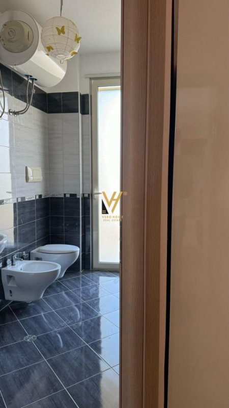 Tirane, jepet me qera apartament 2+1+Ballkon Kati 7, 150 m² 700 € (KOPSHTI ZOOLOGJIK)