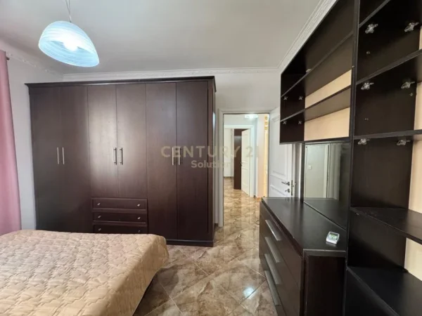 Tirane, jepet me qera apartament 2+1 Kati 4, 100 m² 550 € 