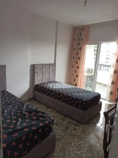 Tirane, jepet me qera apartament 2+1+Ballkon Kati 7, 90 m² 500 € (rruga Don Bosko)