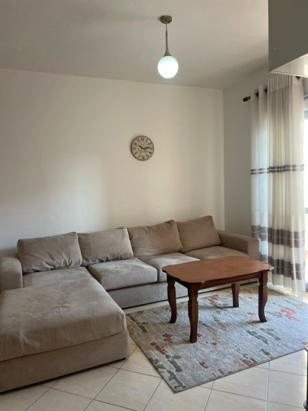 Tirane, jepet me qera apartament 1+1+Ballkon Kati 5, 70 m² 400 € (Astir)
