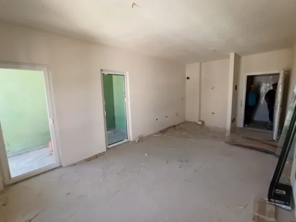 Tirane, shitet apartament 2+1+Aneks+Ballkon Kati 6, 95 m² 118.700 € (Ish Sheshi Shqiponja)