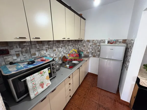 Vlore, jepet me qera garsonier Kati 0, 50 m² 150 € (Rruga Osman Haxhiu)