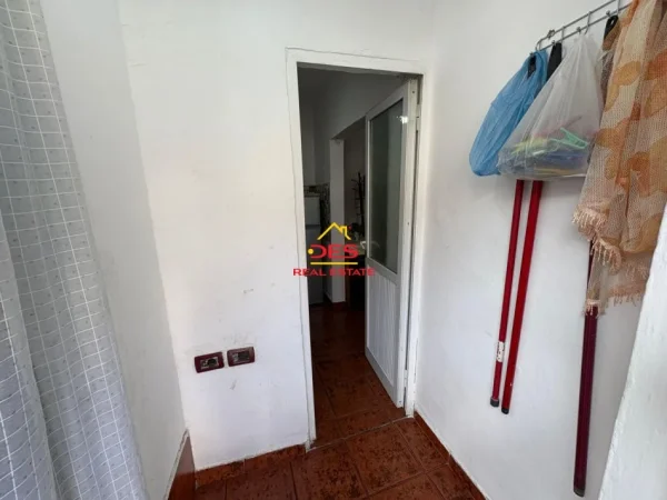 Vlore, jepet me qera garsonier Kati 0, 50 m² 150 € (Rruga Osman Haxhiu)