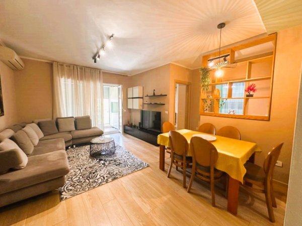 Tirane, shitet apartament 2+1+Aneks+Ballkon Kati 6, 80 m² 182.000 € (Don Bosco)