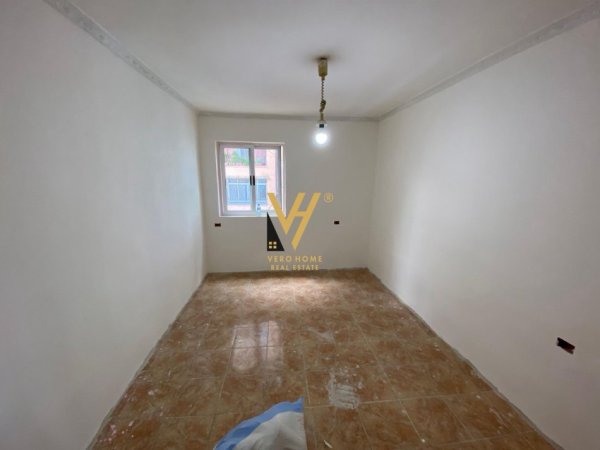 Tirane, shitet apartament 2+1+Ballkon Kati 5, 73 m² 155.000 € (KOMUNA E PARISIT)