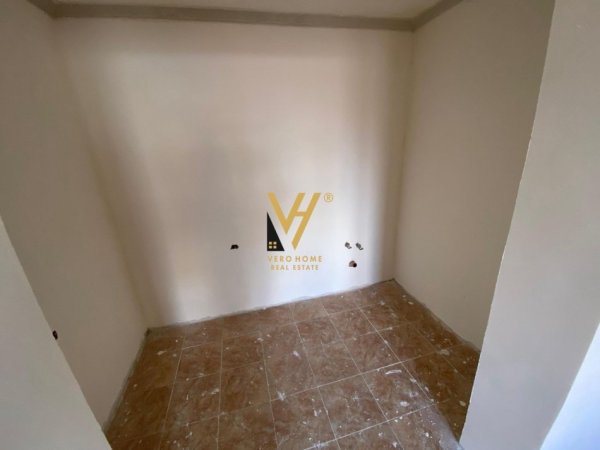 Tirane, shitet apartament 2+1+Ballkon Kati 5, 73 m² 155.000 € (KOMUNA E PARISIT)