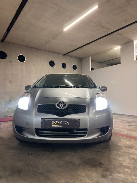 Tirane, shitet makine Toyota yaris Nafte, automatik Klima 260.000 km 4.800 €