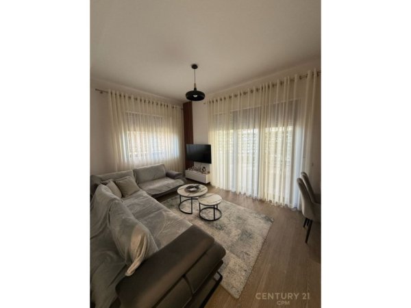 Tirane, jepet me qera apartament 1+1 , 70 m² 500 € (Rezidenca Kodra e Diellit 2)