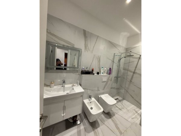 Tirane, jepet me qera apartament 1+1 , 70 m² 500 € (Rezidenca Kodra e Diellit 2)