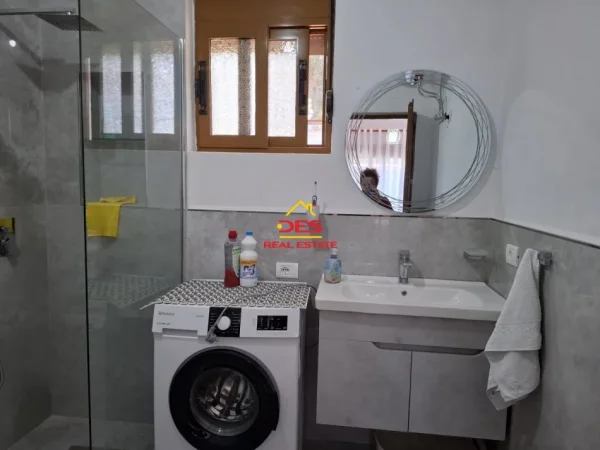 Vlore, jap me qera shtepi 1+1+Ballkon Kati 0, 60 m² 350 € (Rruga Sazani)