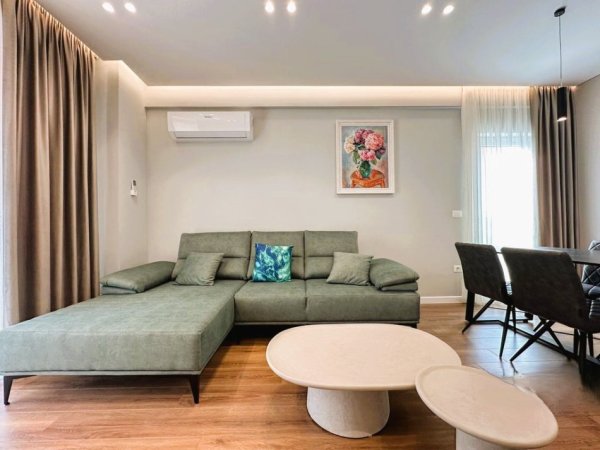 Tirane, jepet me qera apartament 2+1+Ballkon Kati 4, 102 m² 1.000 € (Zogu i ZI)