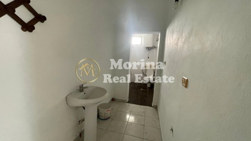 Tirane, jepet me qera apartament 2+1 Kati 2, 65 m² 350 € (Porcelan)