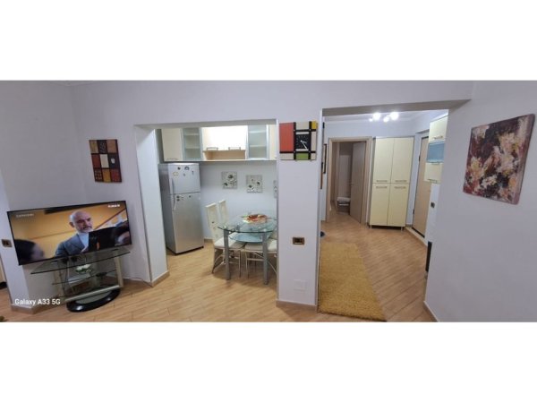Tirane, jepet me qera apartament 1+1 Kati 2, 51 m² 500 € (pranë Liceut Artistik)
