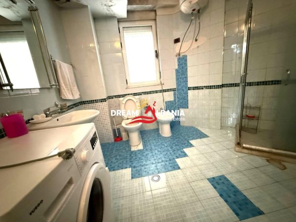 Tirane, jepet me qera apartament 2+1+Ballkon Kati 2, 125 m² 1.200 € (Tek Bllok, tek Garda)