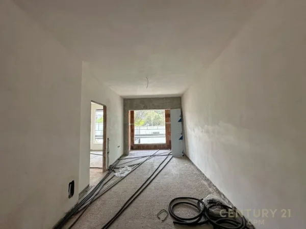 Tirane, shitet apartament 1+1 Kati 3, 72 m² 213.000 € (Rruga e Barrikadave)
