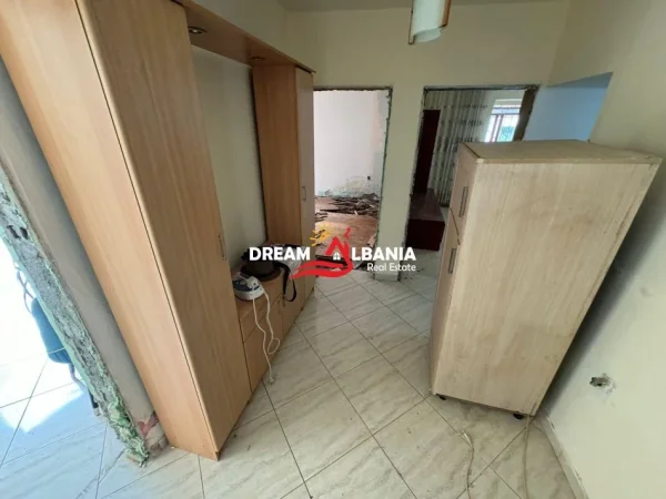 Tirane, shitet dyqan Kati 1, 67 m² 170.000 € (Ne Zonen e Inxhinierise se Ndertimit)