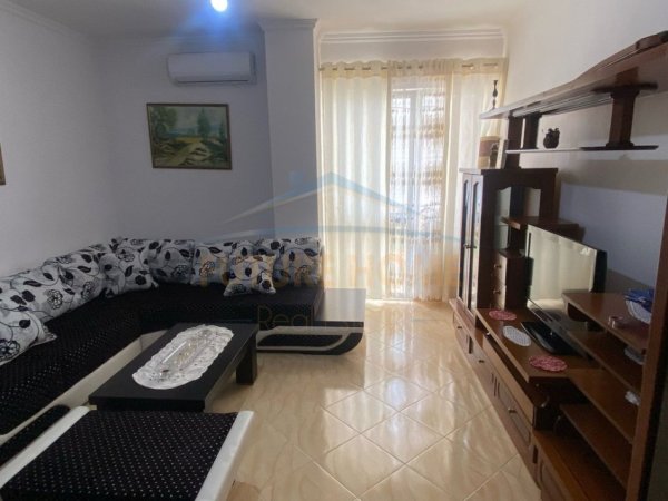 Tirane, jepet me qera apartament 1+1 Kati 2, 70 m² 400 € (Fresk)