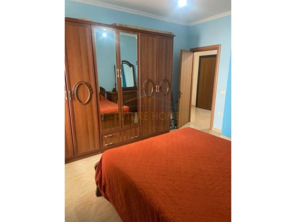 Tirane, jepet me qera apartament 1+1 Kati 2, 70 m² 400 € (Fresk)