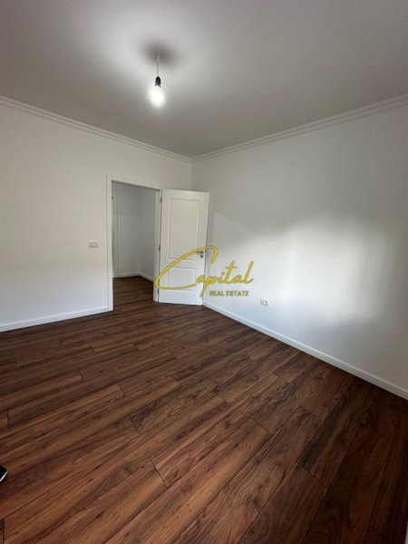 Tirane, shitet apartament 1+1+Ballkon Kati 2, 122.000 € (RRUGA IRFAN TOMINI)