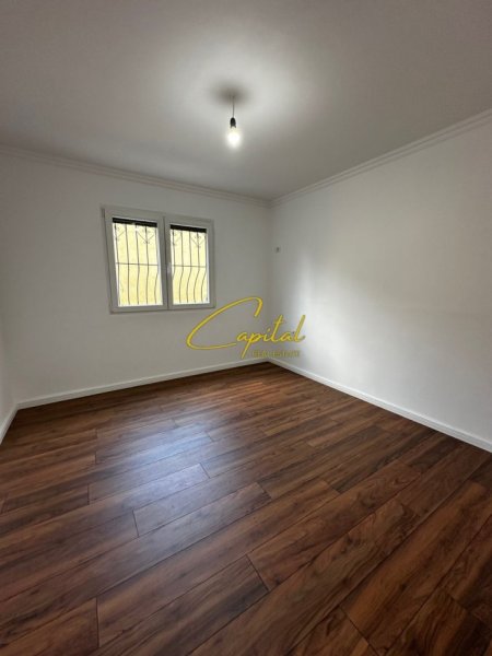 Tirane, shitet apartament 1+1+Ballkon Kati 2, 122.000 € (RRUGA IRFAN TOMINI)