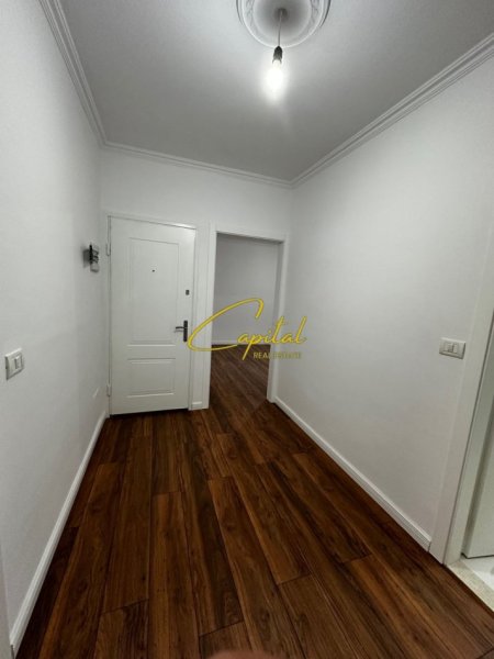 Tirane, shitet apartament 1+1+Ballkon Kati 2, 122.000 € (RRUGA IRFAN TOMINI)