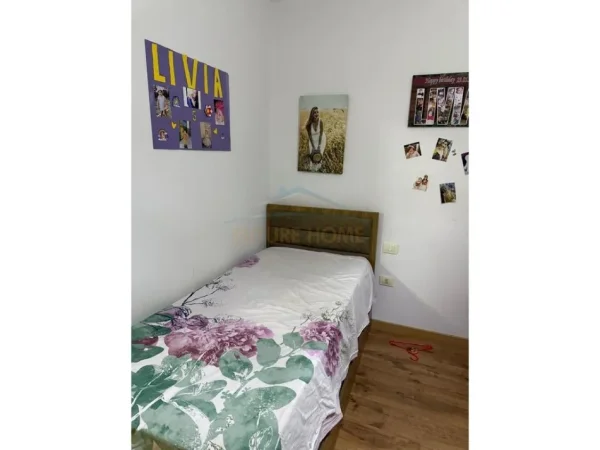 Tirane, jepet me qera apartament 2+1 Kati 2, 80 m² 700 € (Liqeni i Thate)
