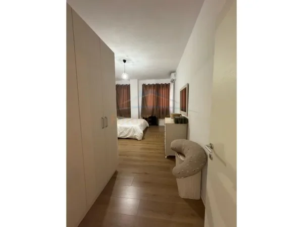 Tirane, shitet 2+1 Kati 5, 135 m² 210.000 € (Shitet, Apartament 2+1+Post Parkimi, Grand Gallery, Yzberisht, Tirane.)