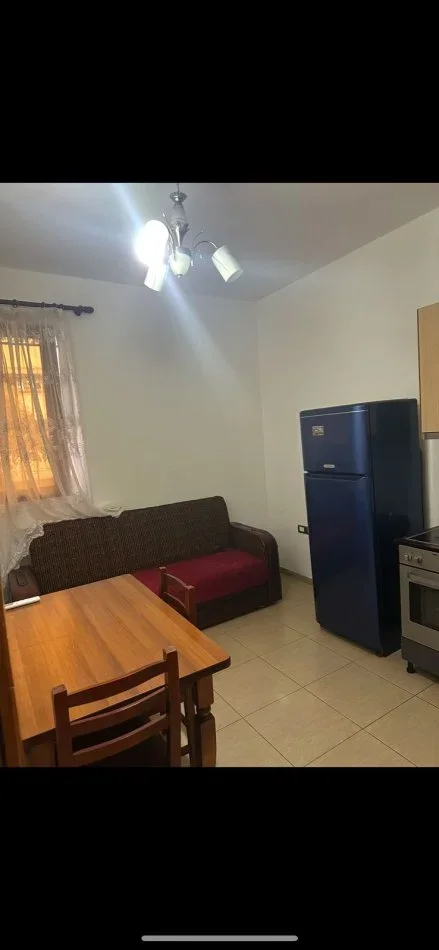 Tirane, jepet me qera apartament 1+1 Kati 1, 40 m² 280 € (Don Bosko)