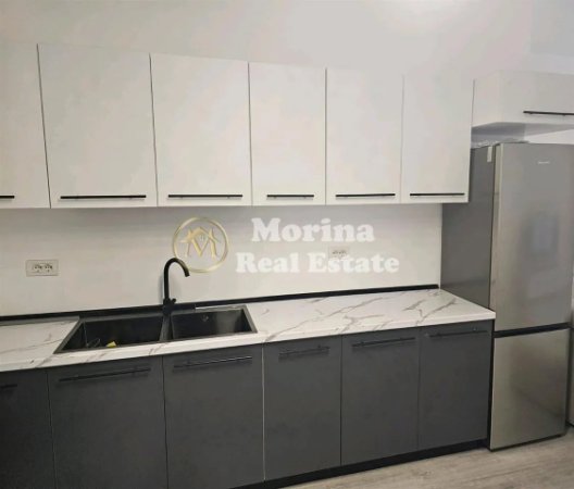 Tirane, jepet me qera apartament 2+1 Kati 3, 94 m² 650 € (Rruga 5 Maji)