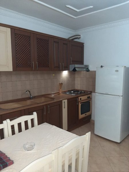 Tirane, jepet me qera 1+1 Kati 1, 72 m² 500 € ( JEPET ME QERA APARTAMENT 1+1 – BRRYLI, MBRAPA RAIFFEISEN BANK)